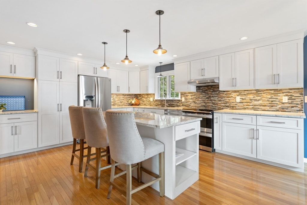 71 Red Gate Lane Reading, MA 01867 - Photo 8 of 40