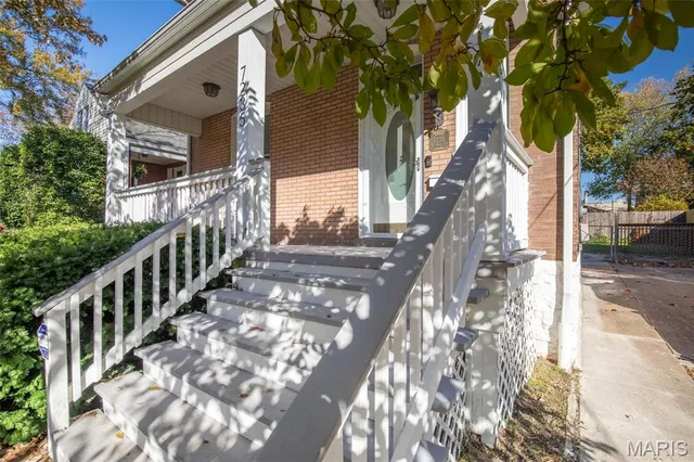 $419,900 | 7235 El Moro Avenue, Richmond Heights, MO 63117