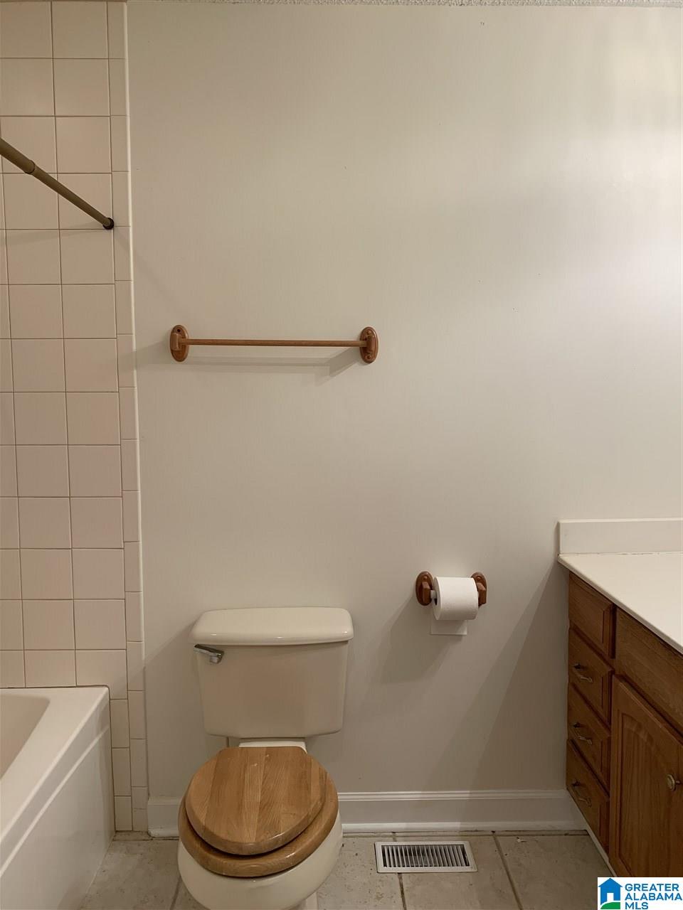 404 Running Brook Road, Unit 404 Hoover, AL 35226 - Photo 8 of 23