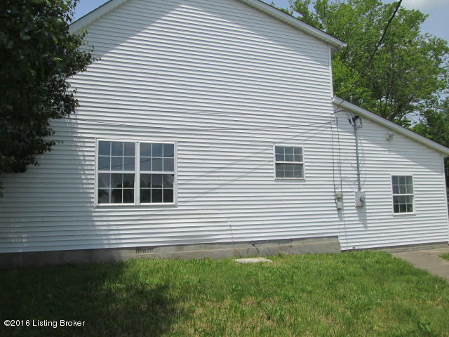 4817 Hopewell Road Louisville, KY 40299 - Photo 18 of 23 Right Side