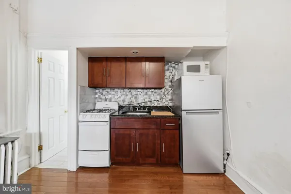 $1,000 | 2224 South Broad Street, Philadelphia, PA 19145