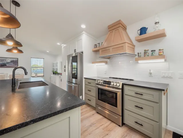 $319,900 | 614 West 3rd Street, McGregor, TX 76657