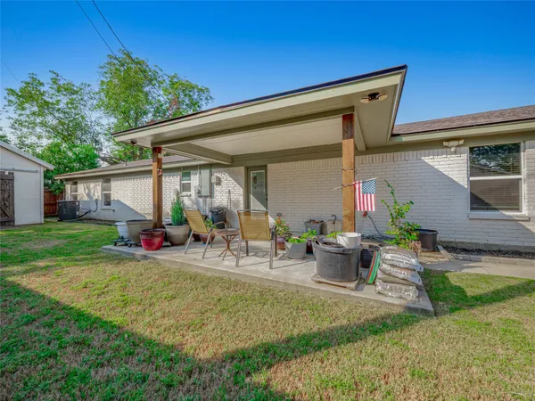 $319,900 | 614 West 3rd Street, McGregor, TX 76657