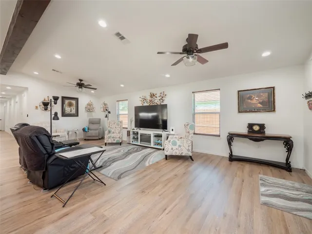 $324,900 | 614 West 3rd Street, McGregor, TX 76657