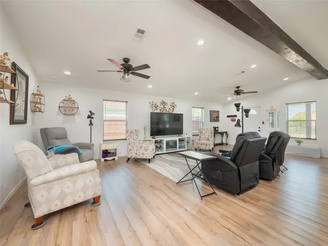 $319,900 | 614 West 3rd Street, McGregor, TX 76657