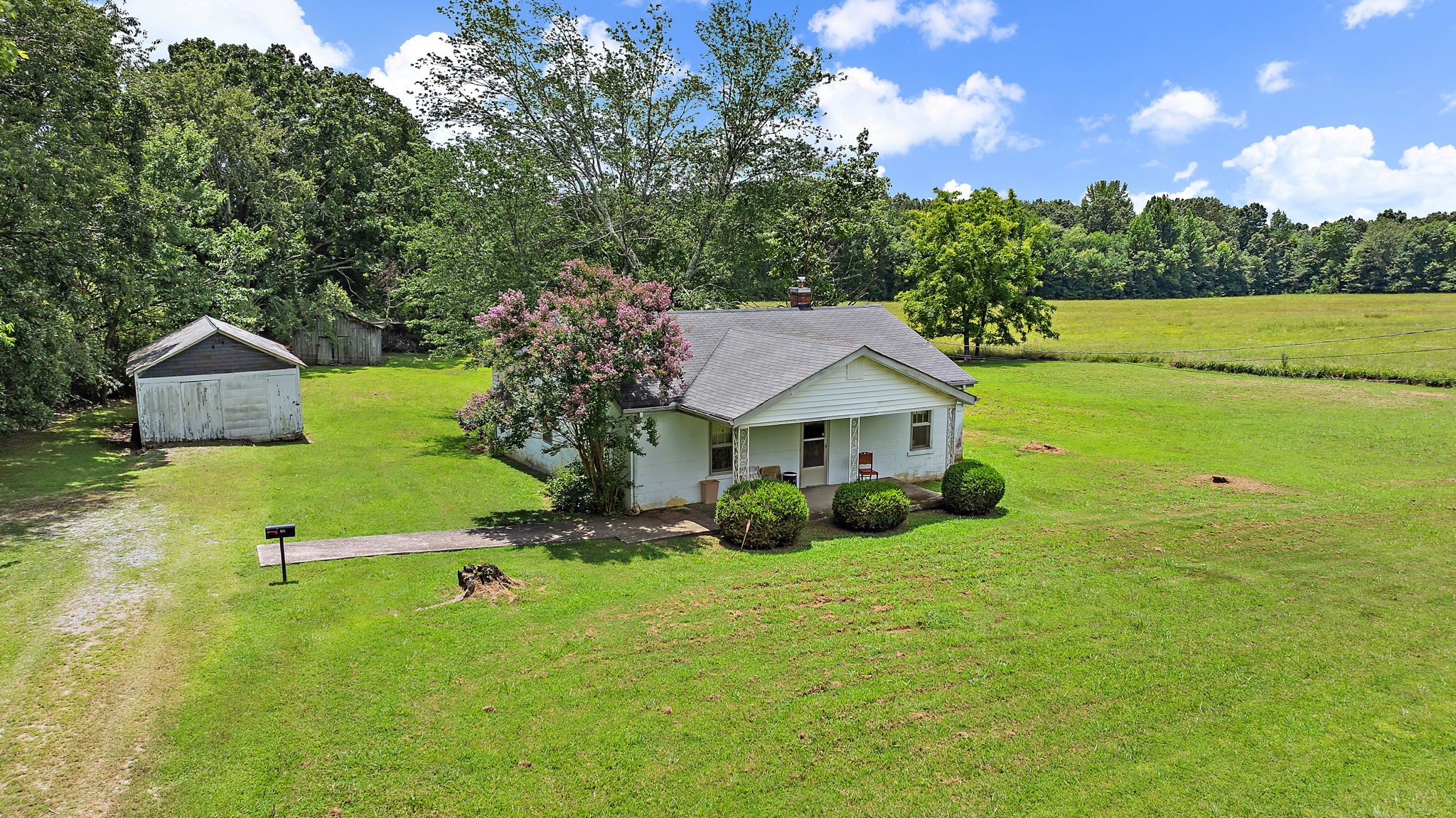 921 Yellow Creek Road Dickson, TN 37055 - Photo 5 of 32