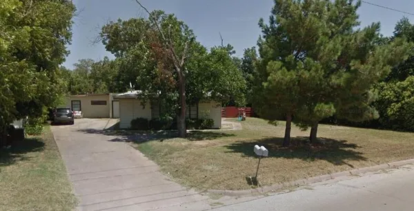 $2,300 | 758 East N 10th Street, Abilene, TX 79601