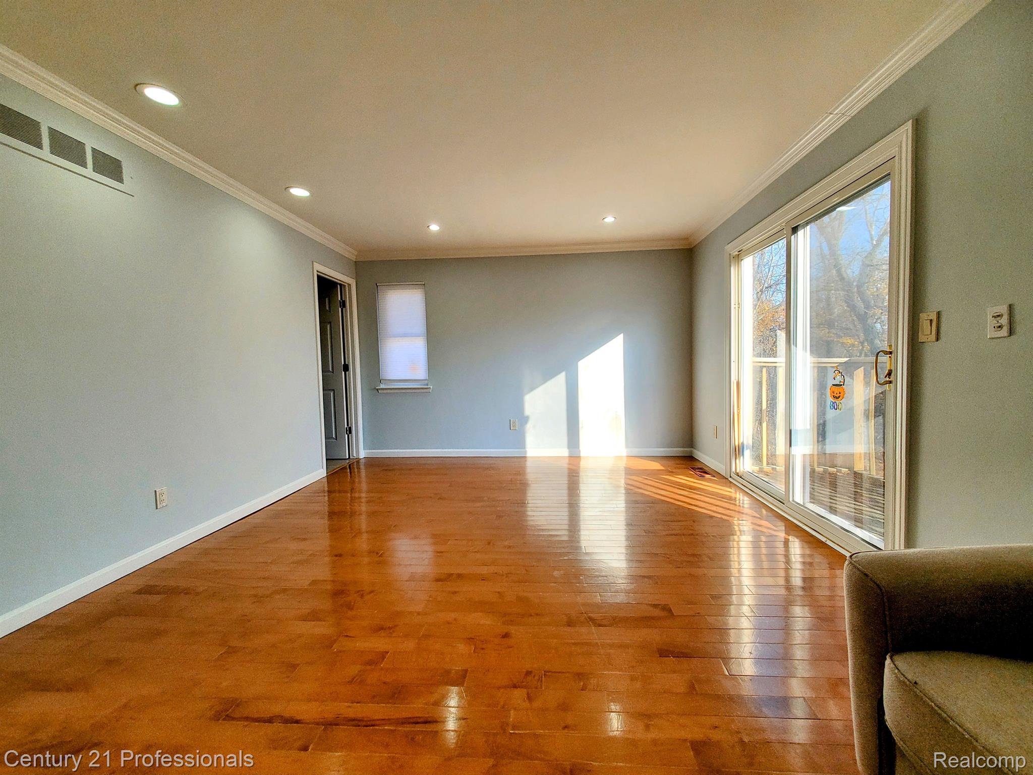 35741 Springvale Street Farmington, MI 48331 - Photo 28 of 35 Gallery Image 28