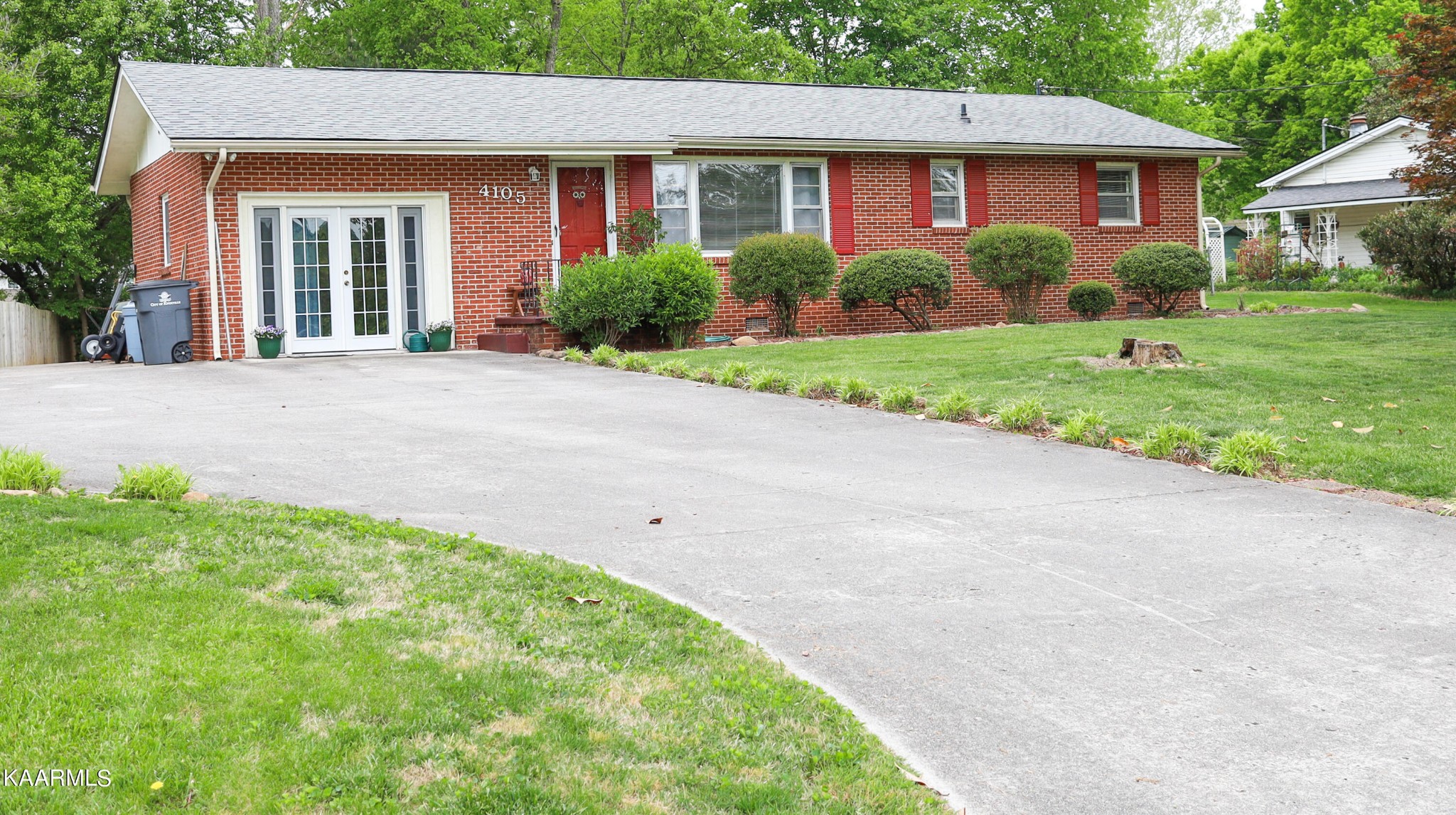 4105 Sullivan Road Knoxville, TN 37921 - Photo 2 of 45 front view of a house with a yard
