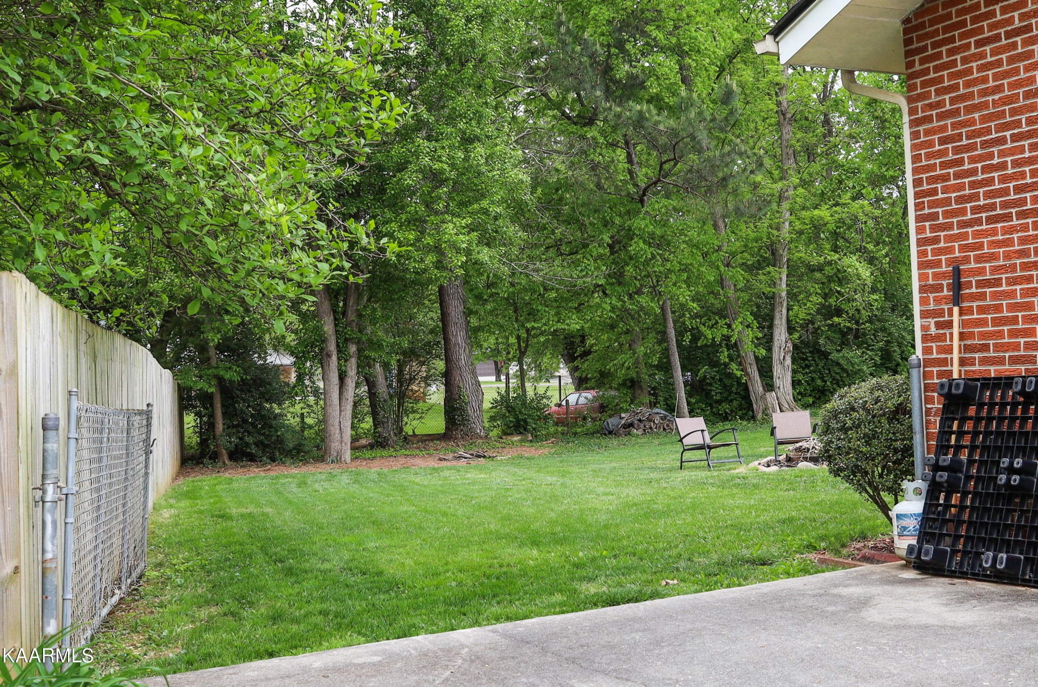 4105 Sullivan Road Knoxville, TN 37921 - Photo 3 of 45 a view of a backyard with a garden