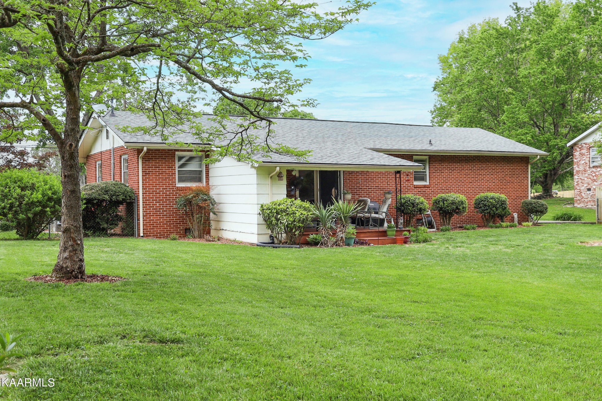 4105 Sullivan Road Knoxville, TN 37921 - Photo 7 of 45 a front view of a house with garden