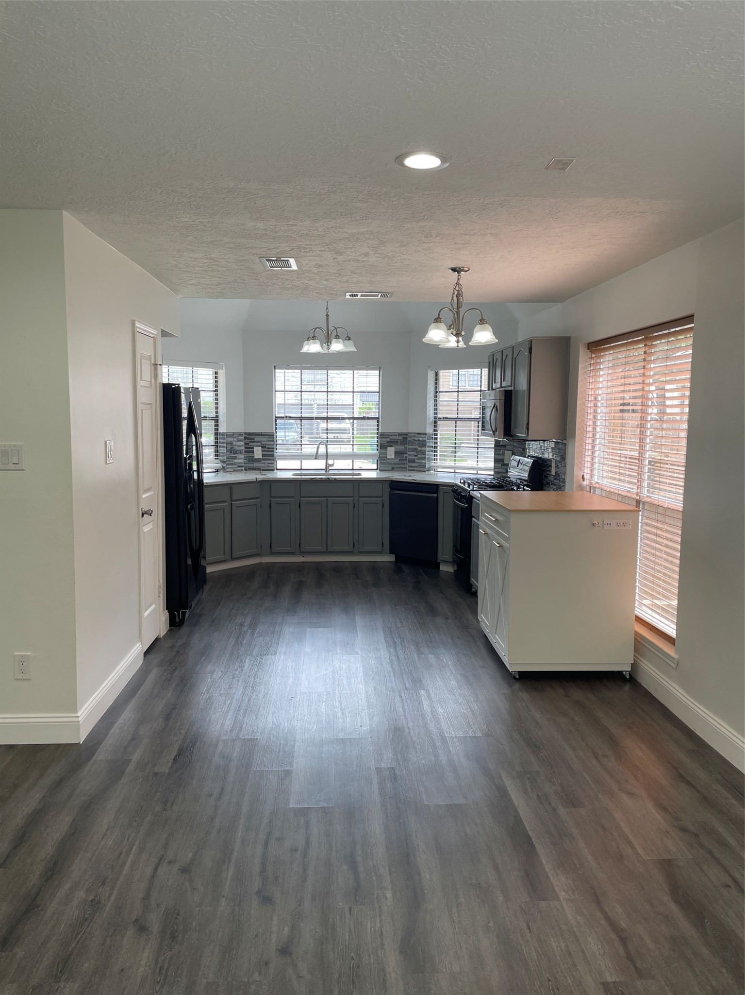 3427 Ramsgate Drive Spring, TX 77388 - Photo 15 of 30 Spacious Kitchen