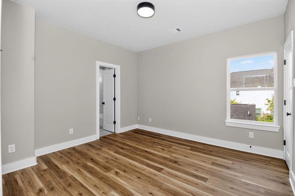 4217 Mallow Street, Unit B Houston, TX 77051 - Photo 6 of 15