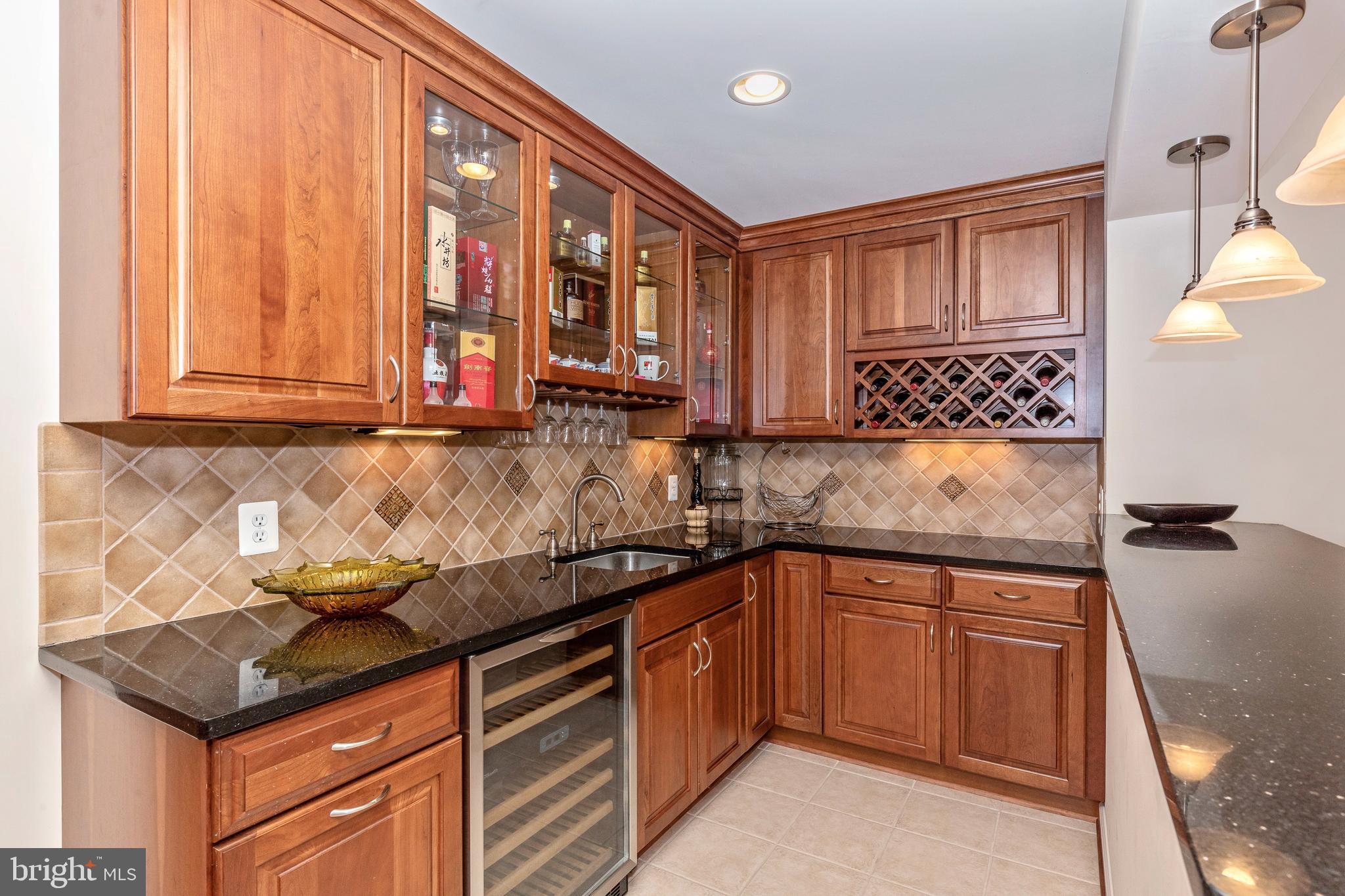 18510 Cornflower Road Boyds, MD 20841 - Photo 79 of 100 Bar area with wine cooler