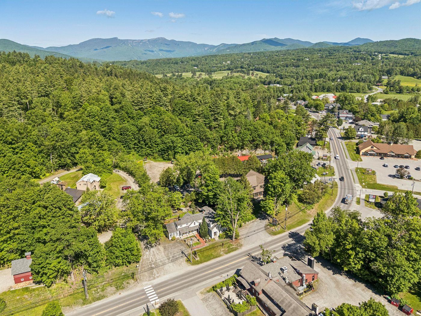 299 Mountain Road Stowe, VT 05672 - Photo 3 of 26