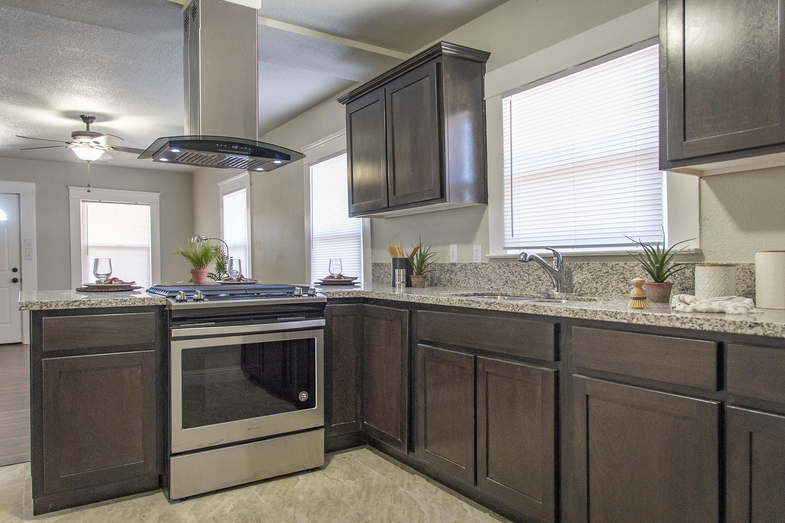 439 South F Street Exeter, CA 93221 - Photo 11 of 24 106