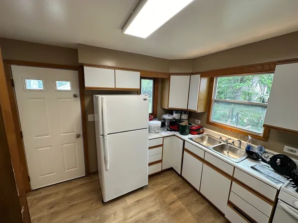 $2,100 | 203 Bonnie Brae Avenue, Unit NORTH, Elmhurst, IL 60126