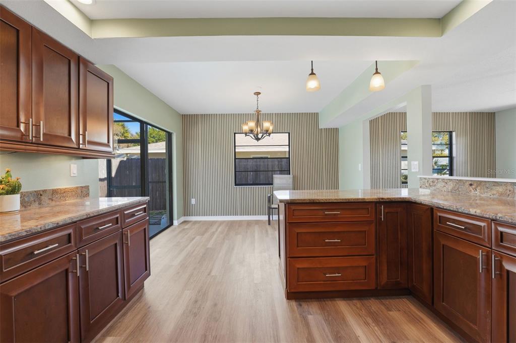 5328 Fox Run Road Sarasota, FL 34231 - Photo 11 of 27 Gallery Image 11