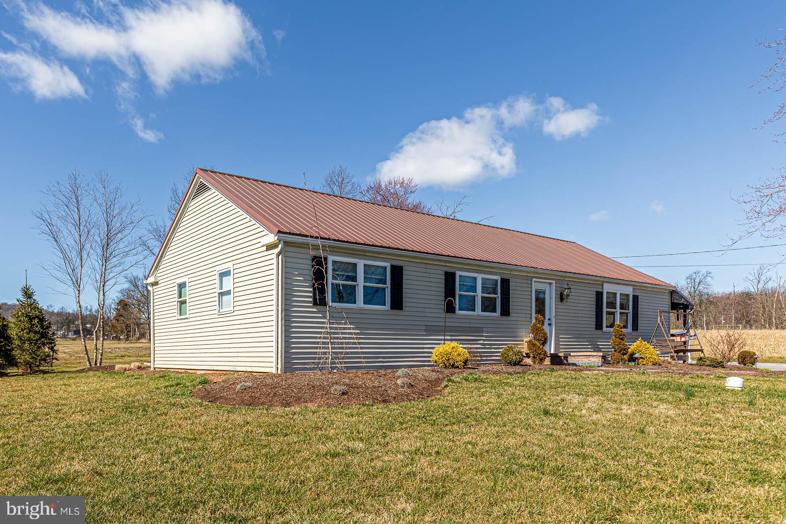 1167 Landis Road Ephrata, PA 17522 - Photo 4 of 9 Gallery Image 4