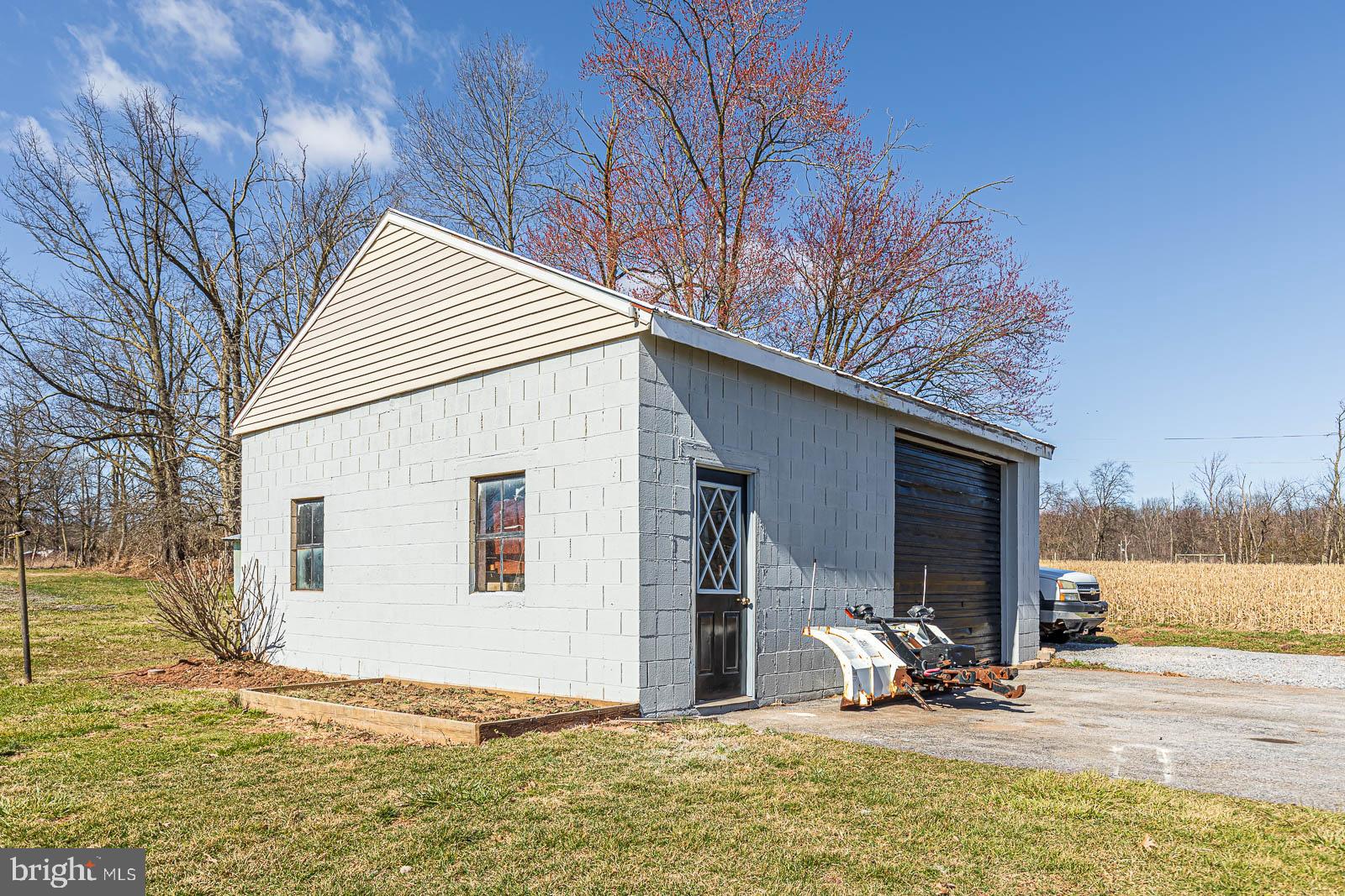 1167 Landis Road Ephrata, PA 17522 - Photo 7 of 9 Gallery Image 7