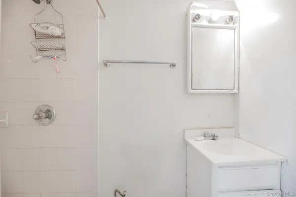 $699,999 | 13 Beach Street, Mount Vernon, NY 10550