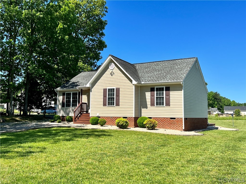 8428 Rowanty Road Carson, VA 23830 - Photo 3 of 22 a front view of house with yard and green space