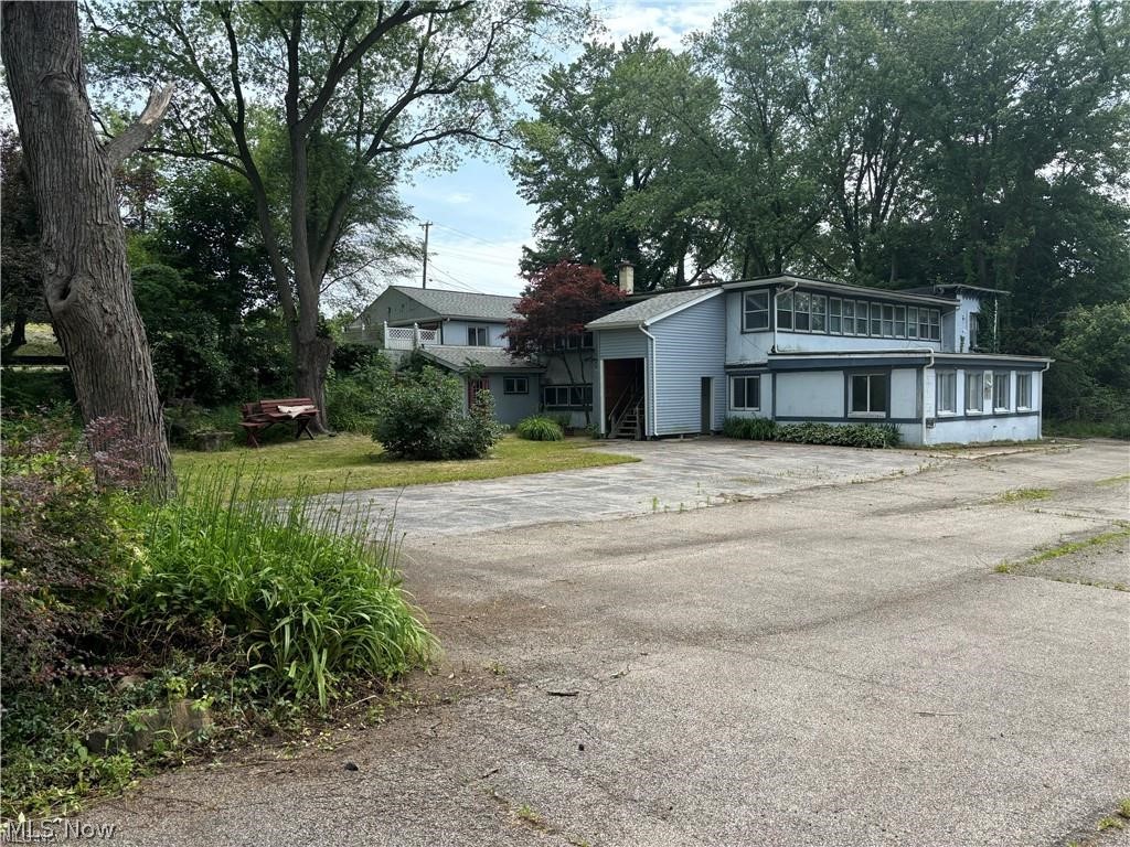 Lower level offers great office spaces and tons of storage