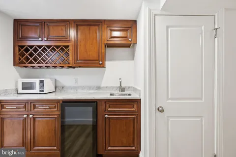 $850,000 | 329 18th Place Northeast, Washington, DC 20002