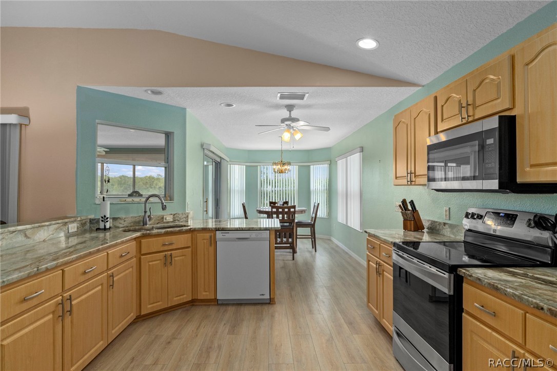 201 North Golf Harbor Path Inverness, FL 34450 - Photo 7 of 27