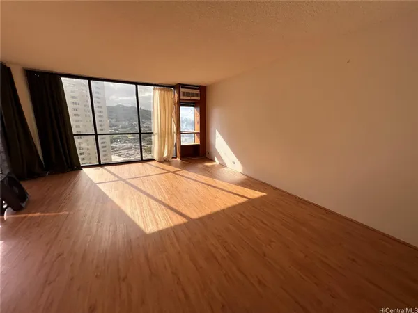 $2,600 | 60 North Beretania Street, Unit 2306, Honolulu, HI 96817