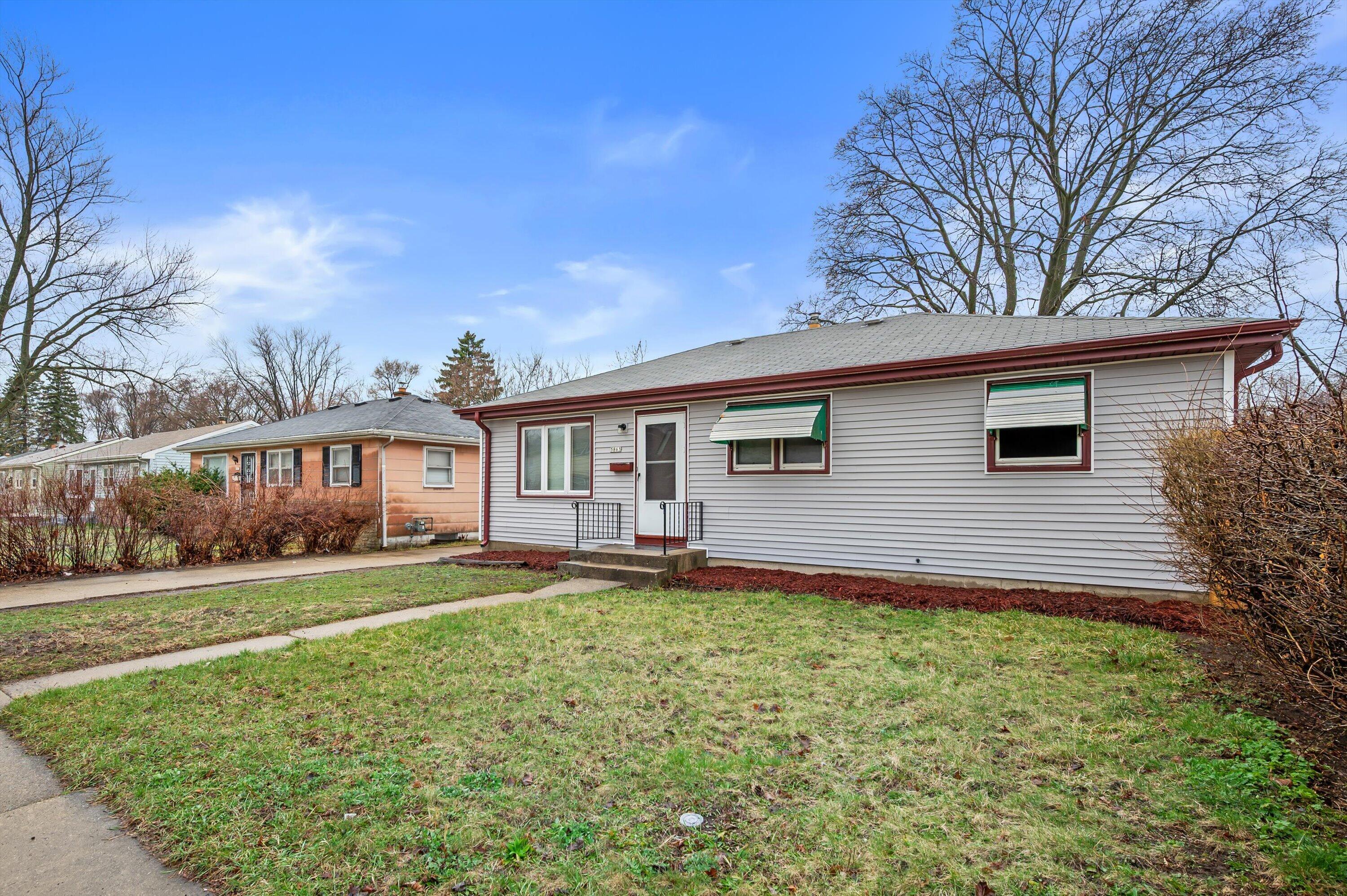 5863 North 62nd Street Milwaukee, WI 53218 - Photo 17 of 20 02-DSC7511