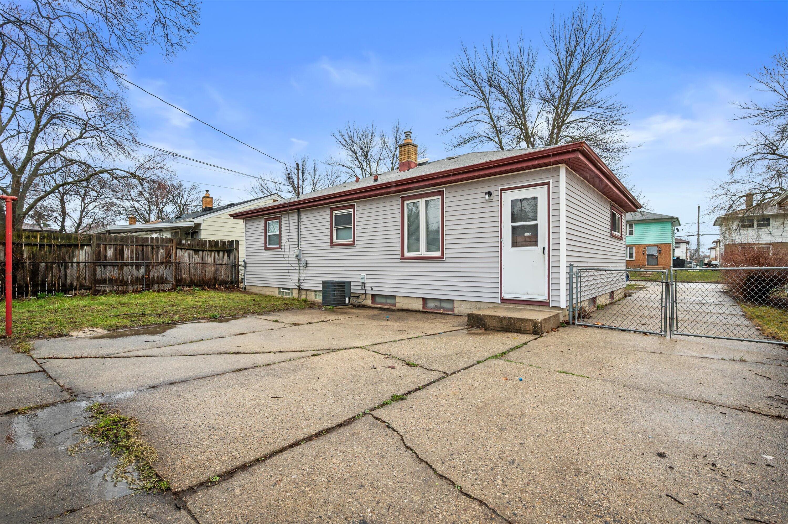 5863 North 62nd Street Milwaukee, WI 53218 - Photo 20 of 20 20-DSC7595