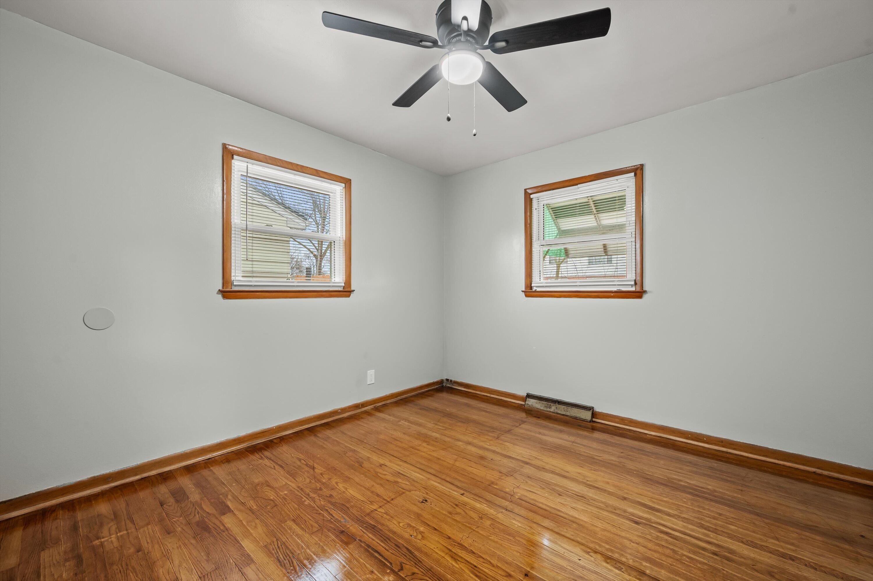 5863 North 62nd Street Milwaukee, WI 53218 - Photo 7 of 20 11-DSC7556