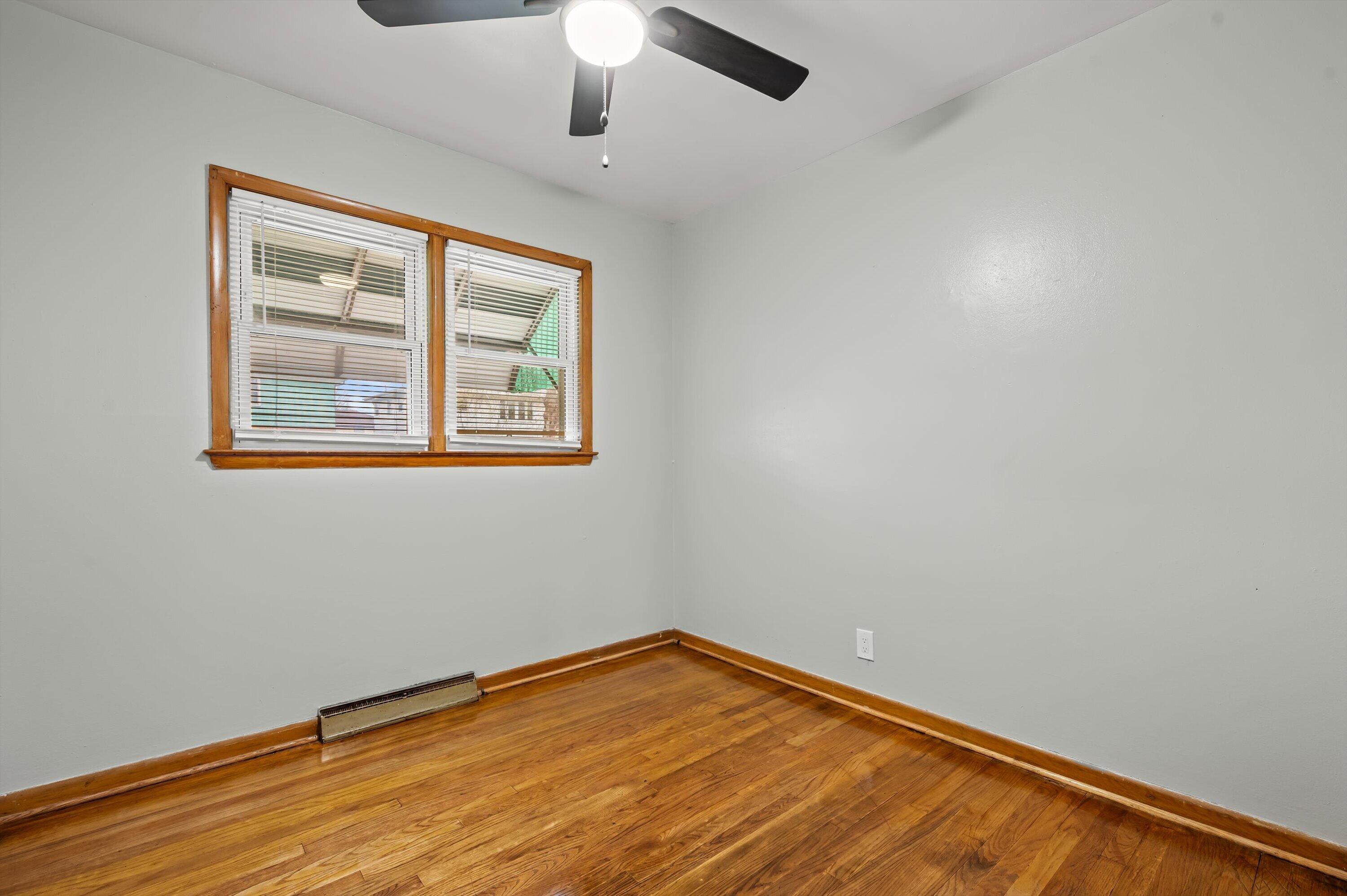 5863 North 62nd Street Milwaukee, WI 53218 - Photo 9 of 20 13-DSC7572