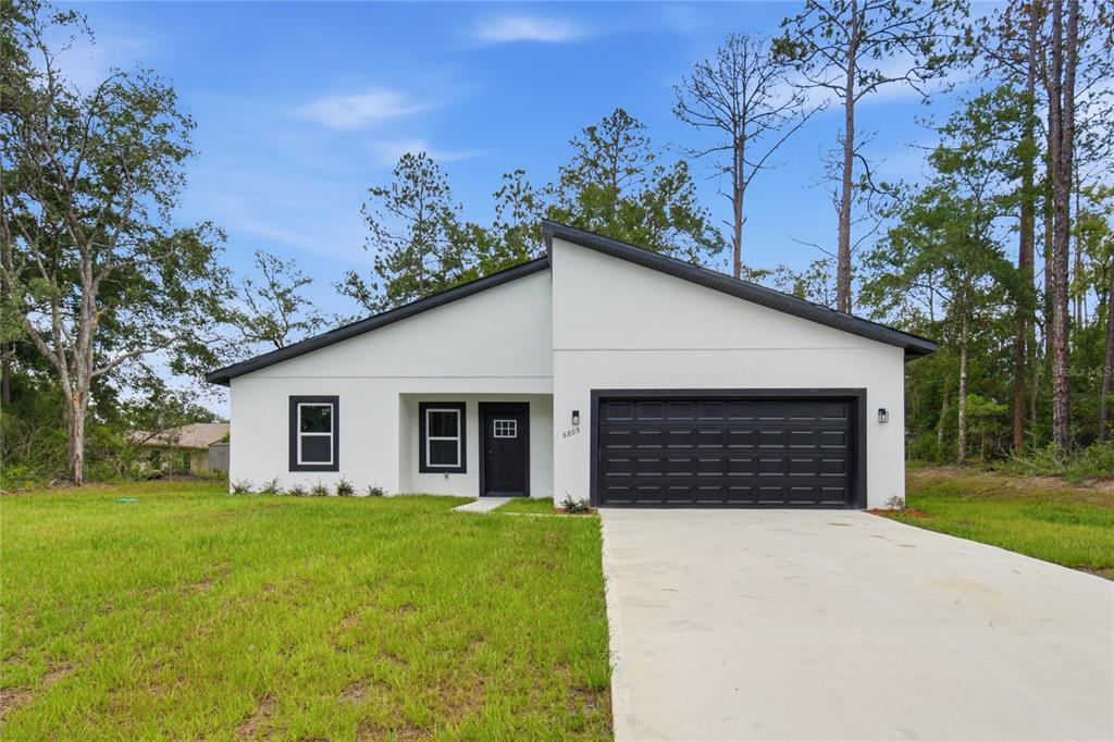 8809 North Circular Way Dunnellon, FL 34434 - Photo 1 of 35