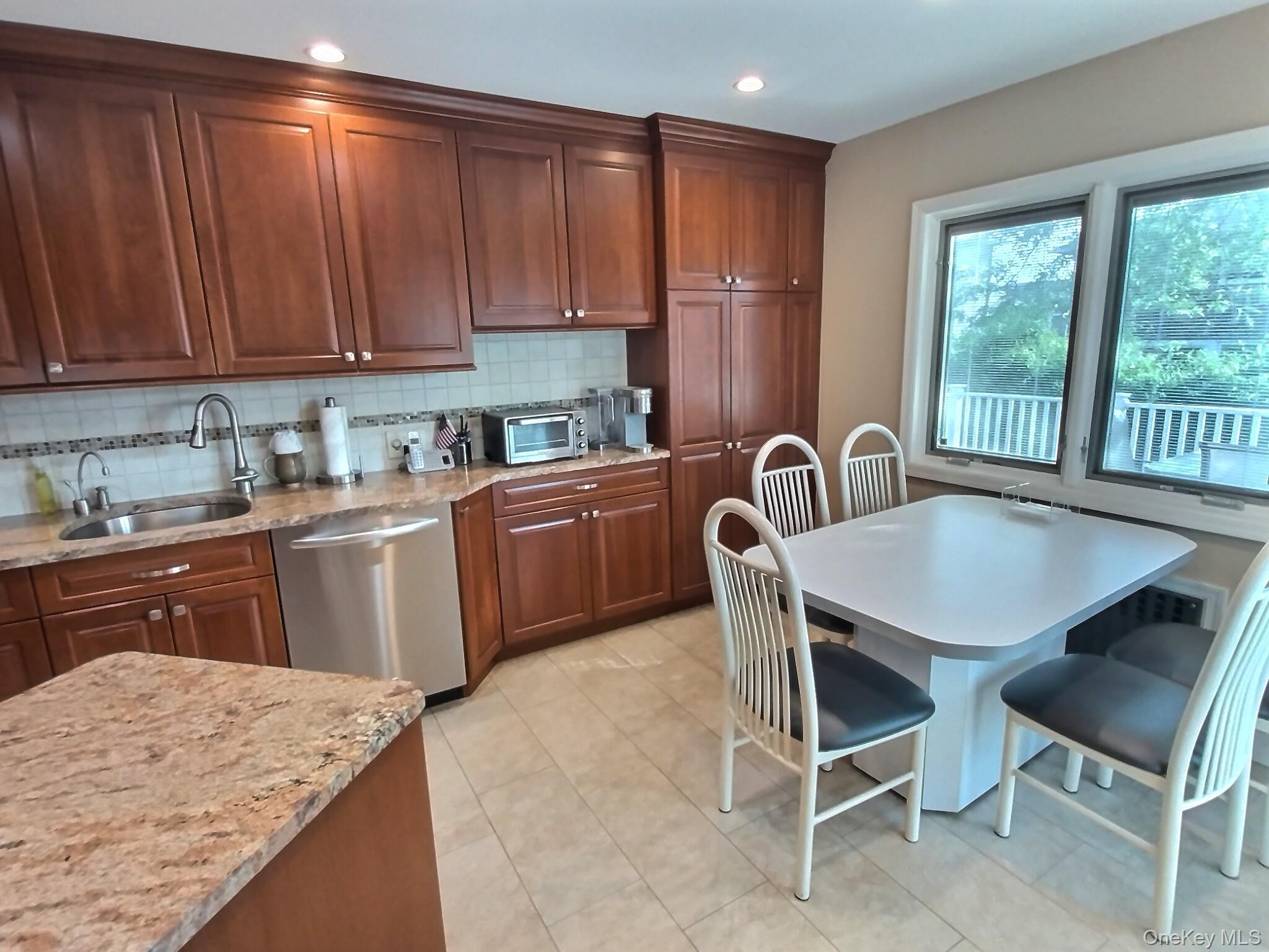 3452 Turf Road Oceanside, NY 11572 - Photo 13 of 46