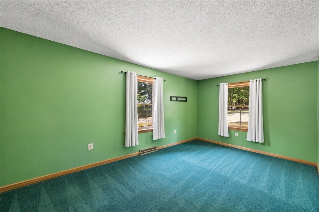 284 Buck Pond Road Westfield, MA 01085 - Photo 19 of 36