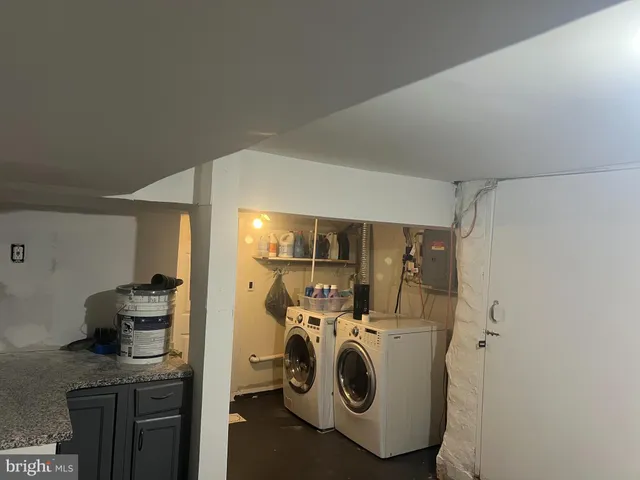 a bathroom with a toilet