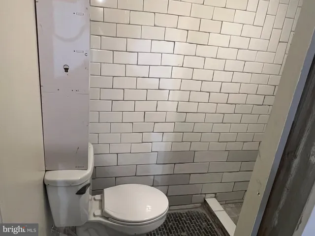 a view of a yard with trees