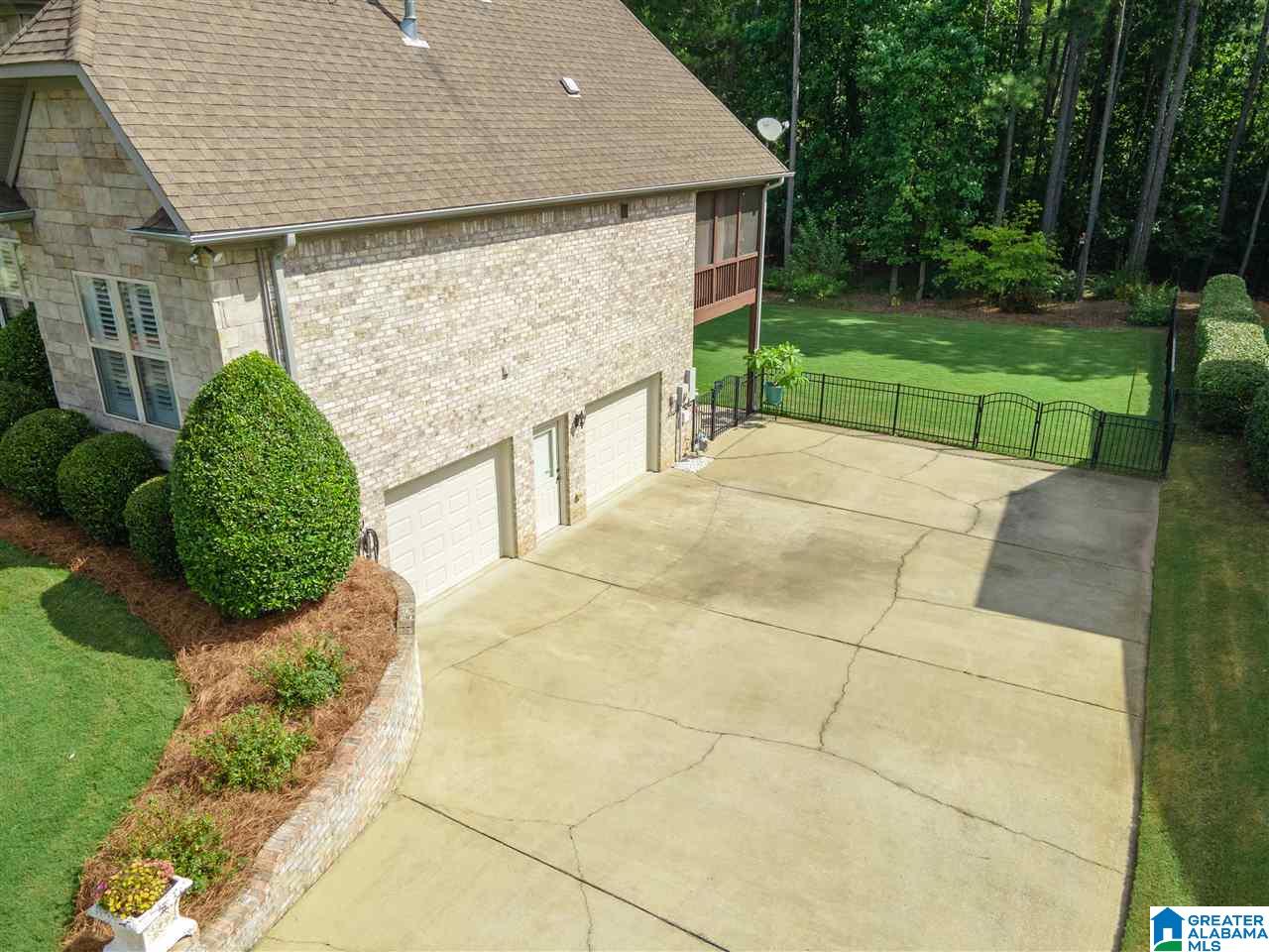 1400 Stoneykirk Road Pelham, AL 35124 - Photo 3 of 38