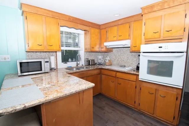 $2,700 | 15 Treasure Road, Narragansett, RI 02882