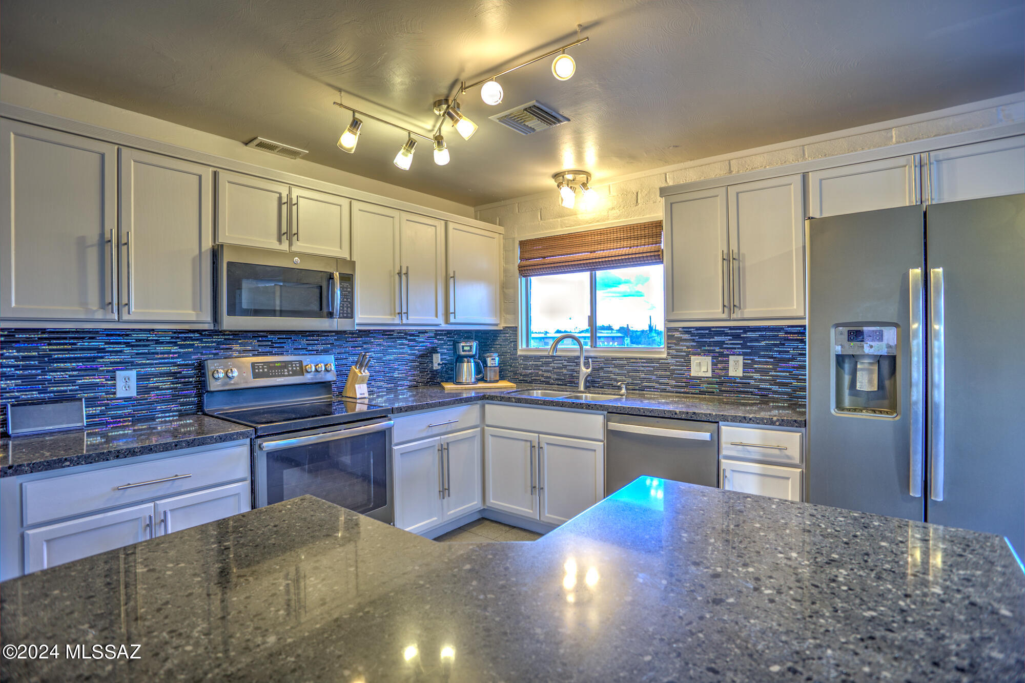 800 West Roller Coaster Road Tucson, AZ 85704 - Photo 14 of 50 Gallery Image 14