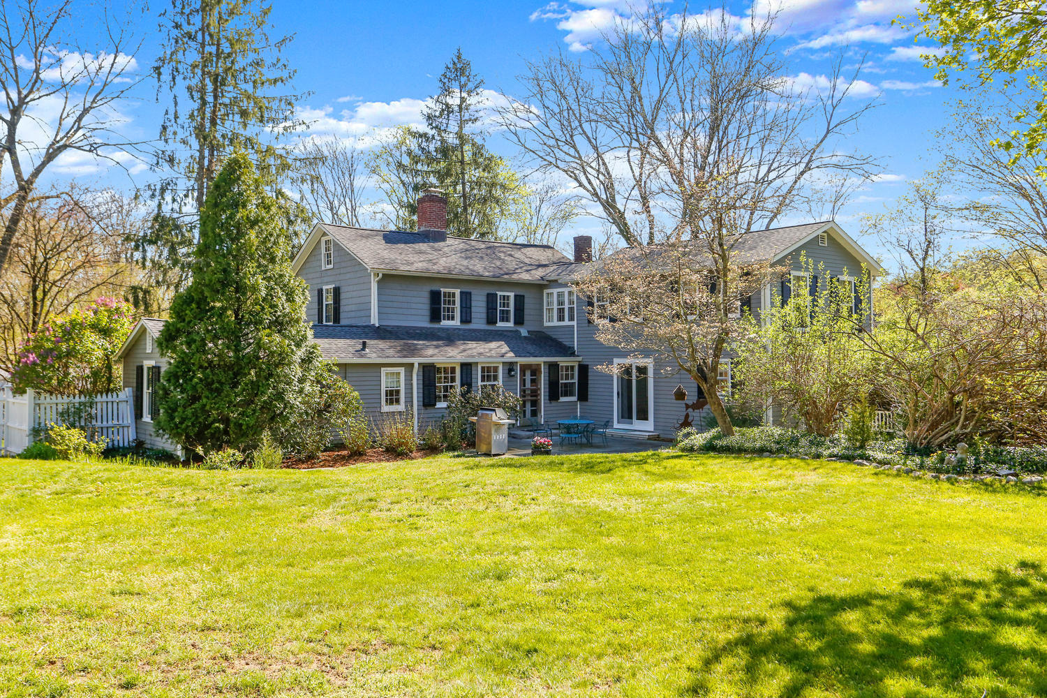31 Jelliff Mill Road New Canaan, CT 06840 - Photo 41 of 51 a view of a house with a large pool