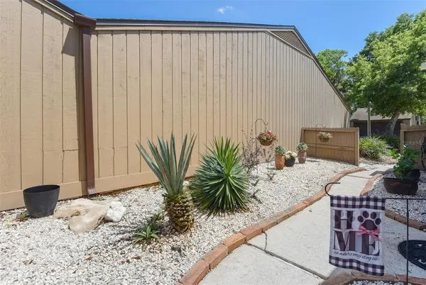 $289,900 | 4 Stone Quarry Trail, Ormond Beach, FL 32174