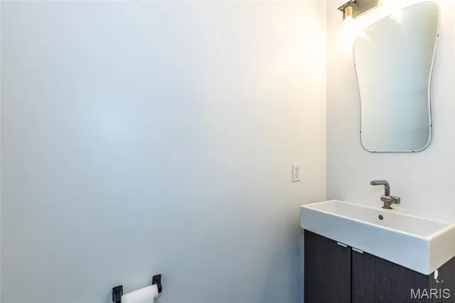 $385,000 | 3019 Preston Woods Trail, Lake St. Louis, MO 63367