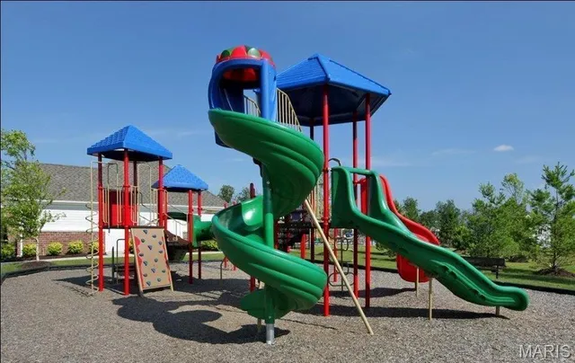 $385,000 | 3019 Preston Woods Trail, Lake St. Louis, MO 63367