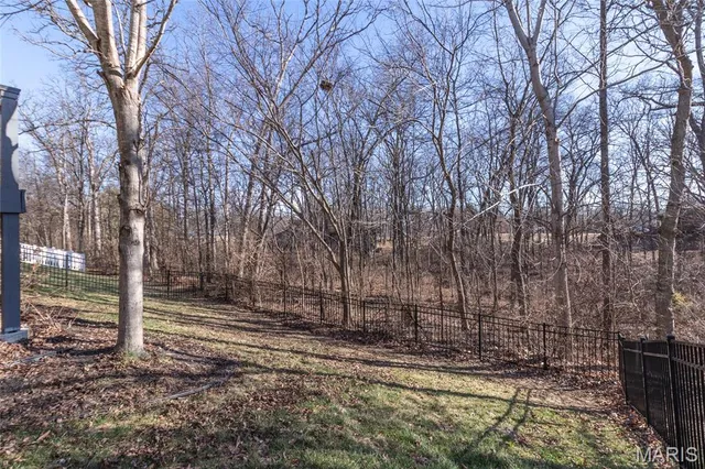 $385,000 | 3019 Preston Woods Trail, Lake St. Louis, MO 63367