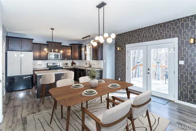 $385,000 | 3019 Preston Woods Trail, Lake St. Louis, MO 63367