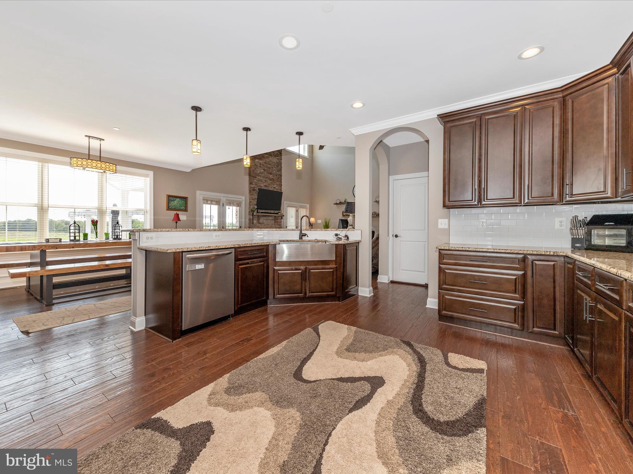 14671 Sugarland Road Poolesville, MD 20837 - Photo 11 of 62 Gourmet Kitchen