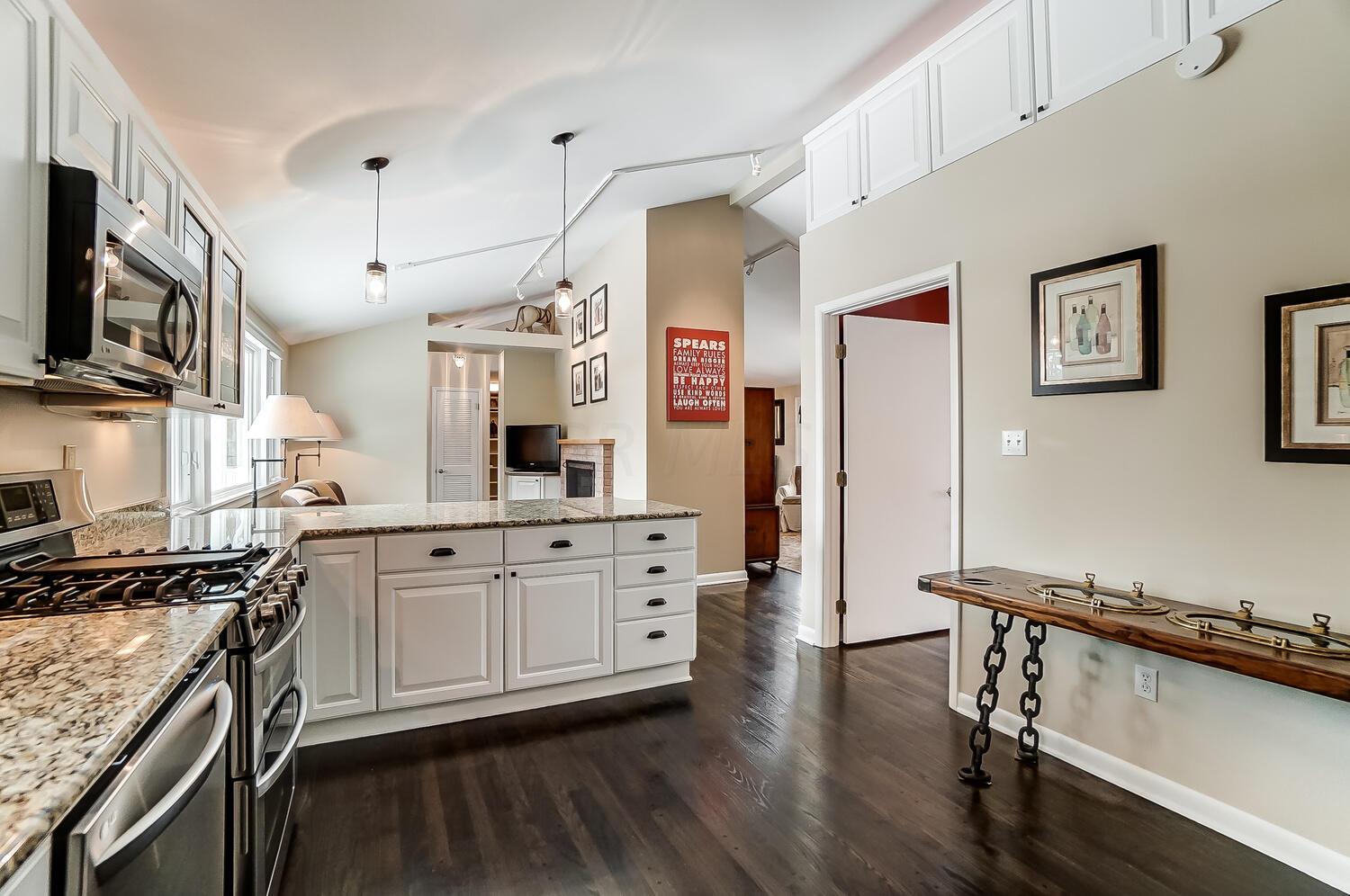 3759 Chevington Road Columbus, OH 43220 - Photo 14 of 46 Gallery Image 14